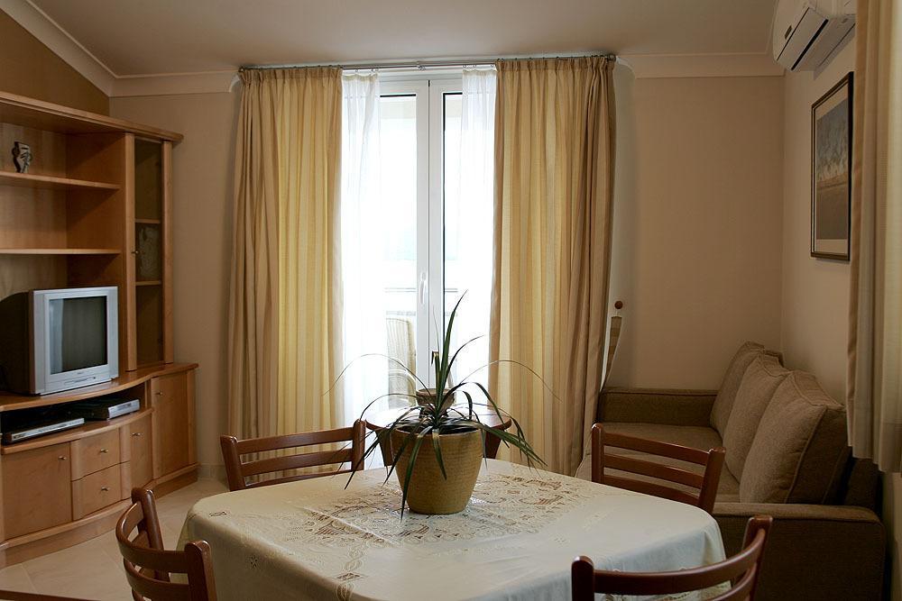 Villa Koala Apartments Zaboric Zimmer foto